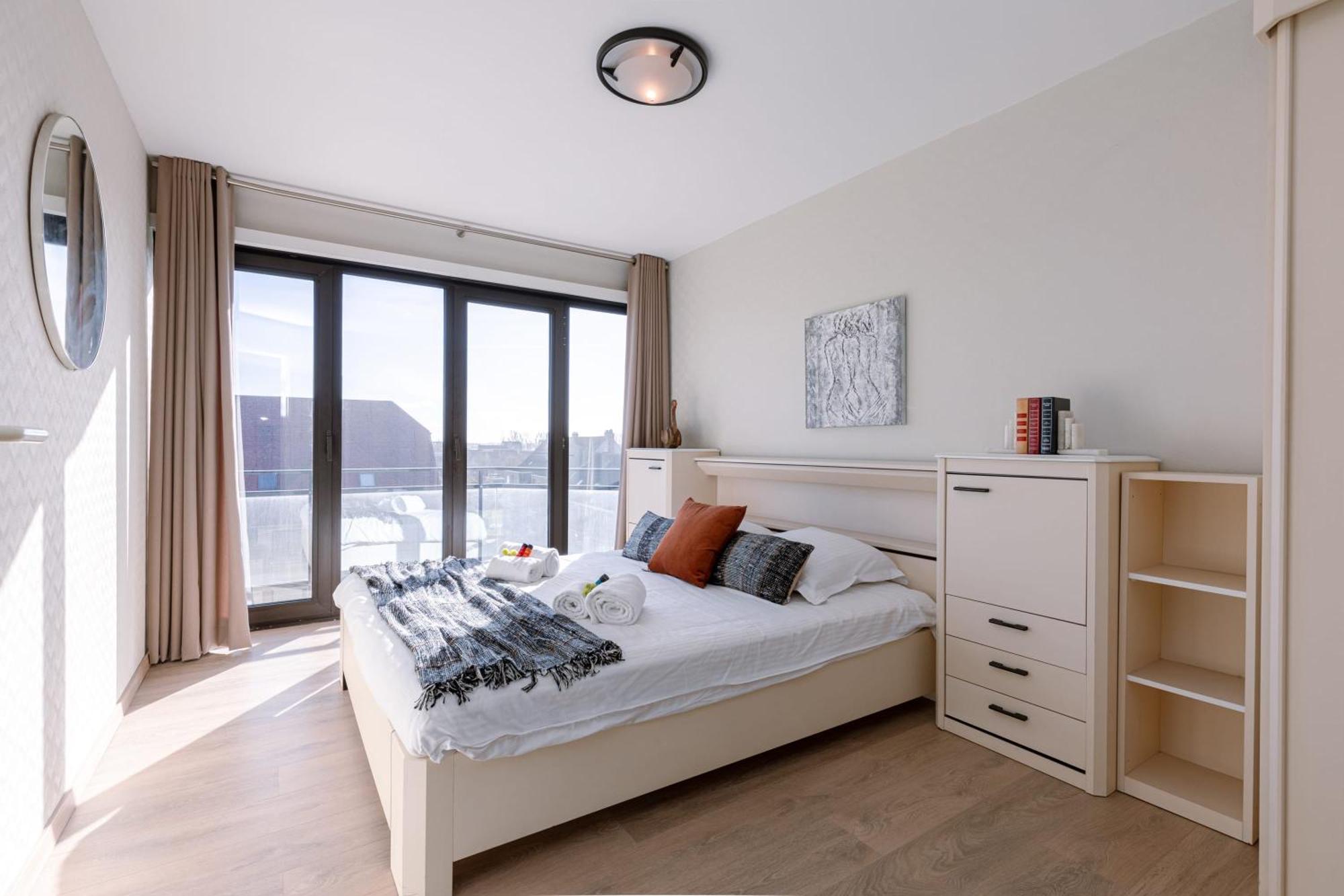 Huswell - Spacious & Modern Sea View Apartment With Garage Остенде Екстер'єр фото